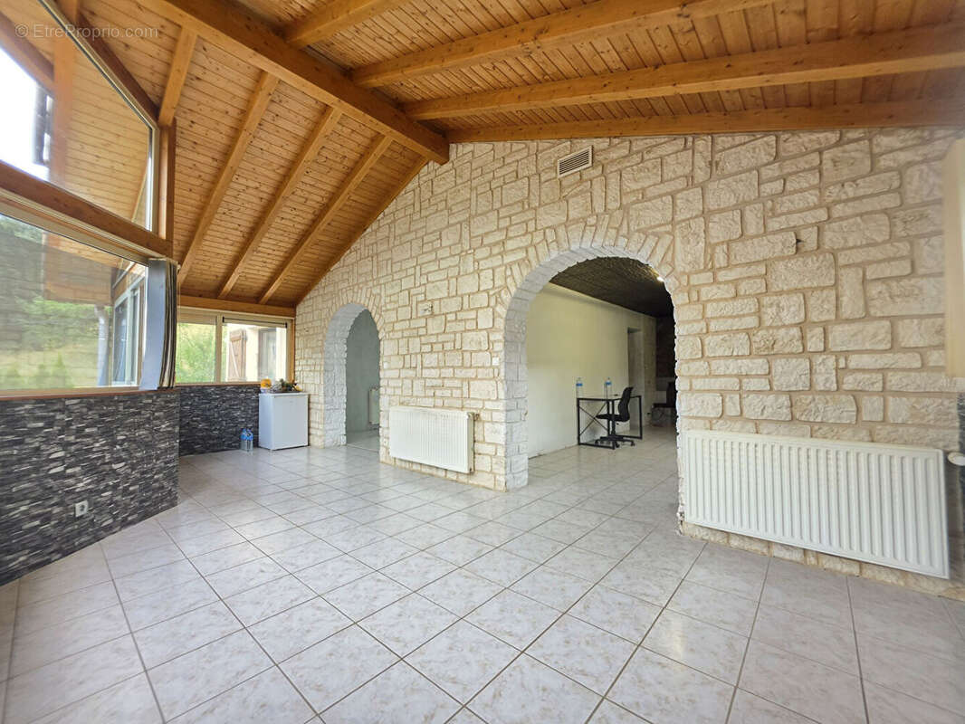 Maison Verrieres De Joux 5 pièce(s) 167 m2 - photo 4