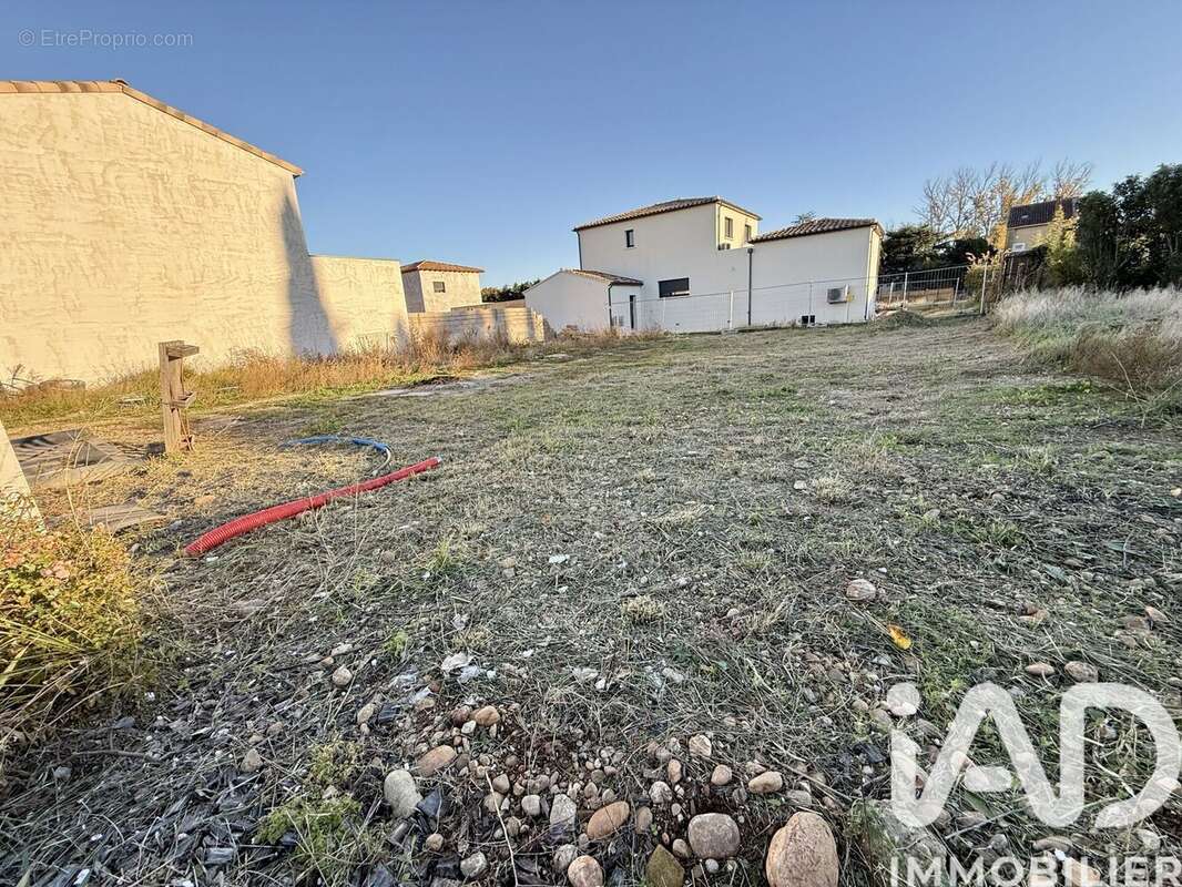 Terrain 301 m² à Le Pontet  - photo 5
