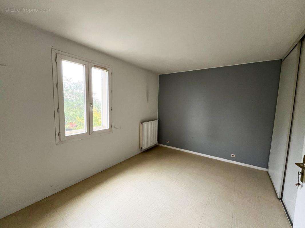 Maison à VERT-LE-PETIT