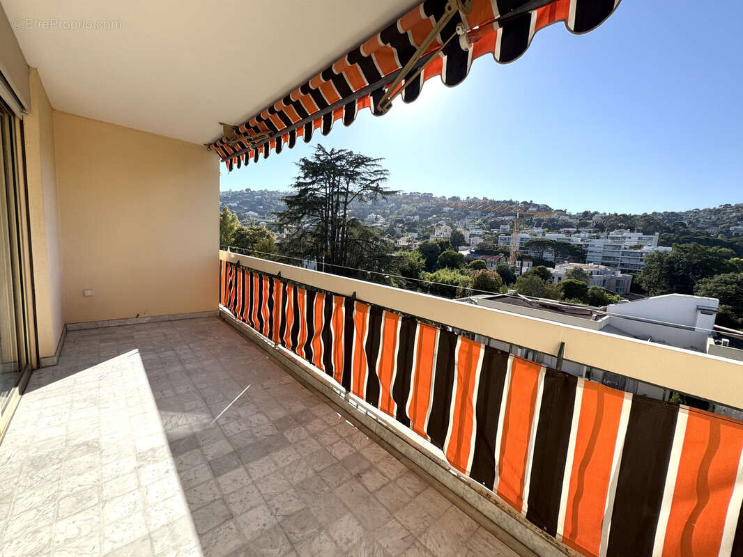 Appartement à VALLAURIS