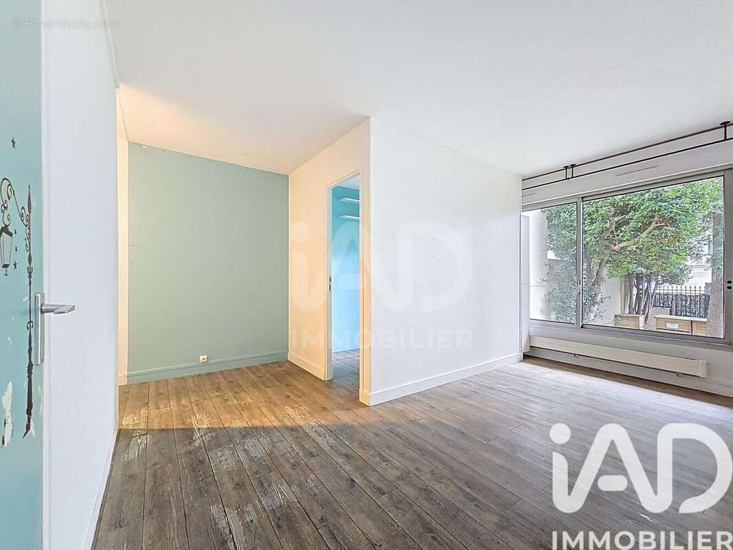 Photo 2 - Appartement à COURBEVOIE