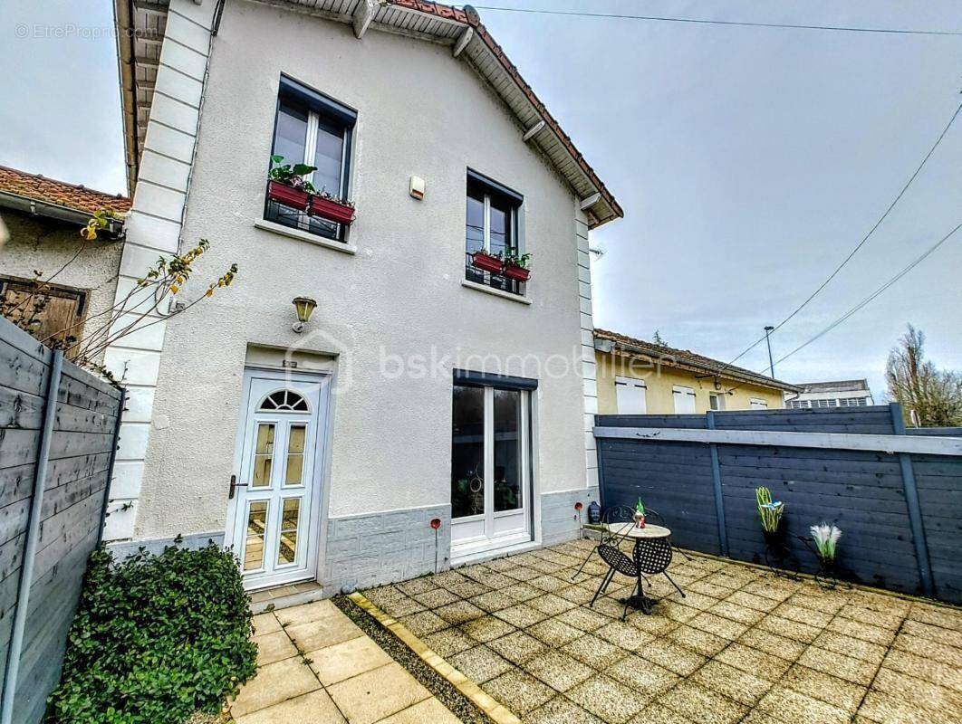 Maison à BAGNEAUX-SUR-LOING