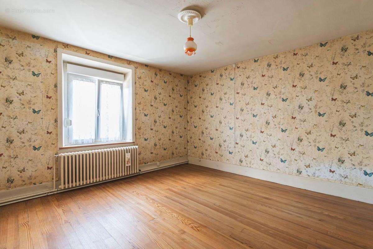 Corps de ferme, maison et dépendances - photo 7