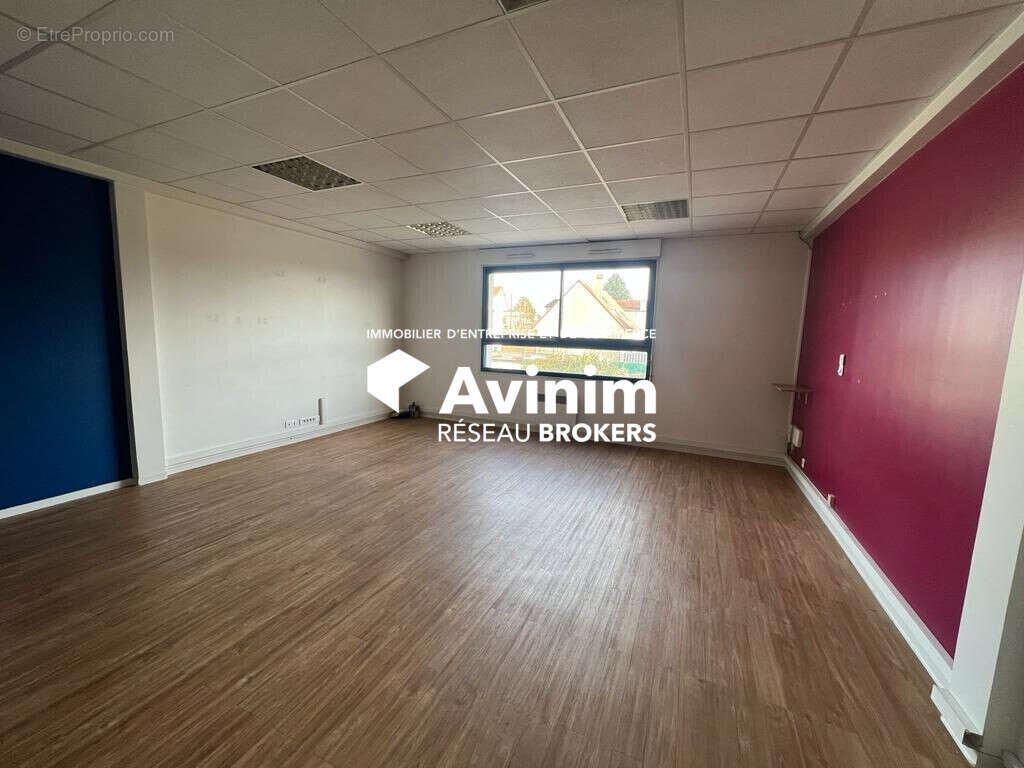 Commerce à MARGENCY