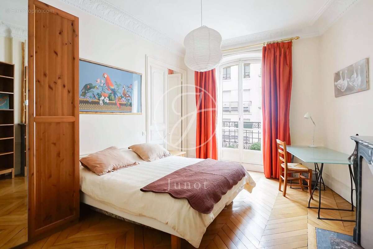 Appartement à PARIS-7E