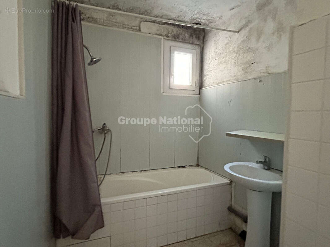 Maison à COURTHEZON