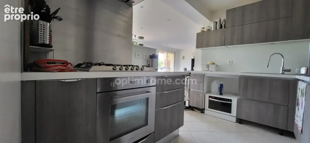MARTIGUES (13) : à vendre Maison 4 chambres, 1 bureau, 2 appartements T3 et T4, garage sur terrain 859m² - photo 5