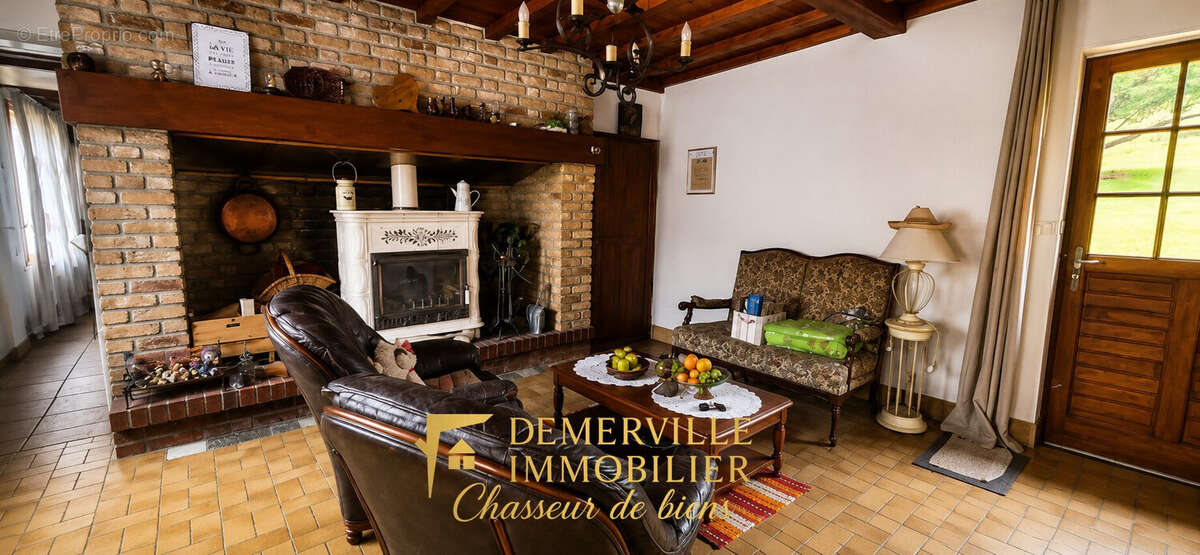 Maison 376 m² à Humbert  - photo 2
