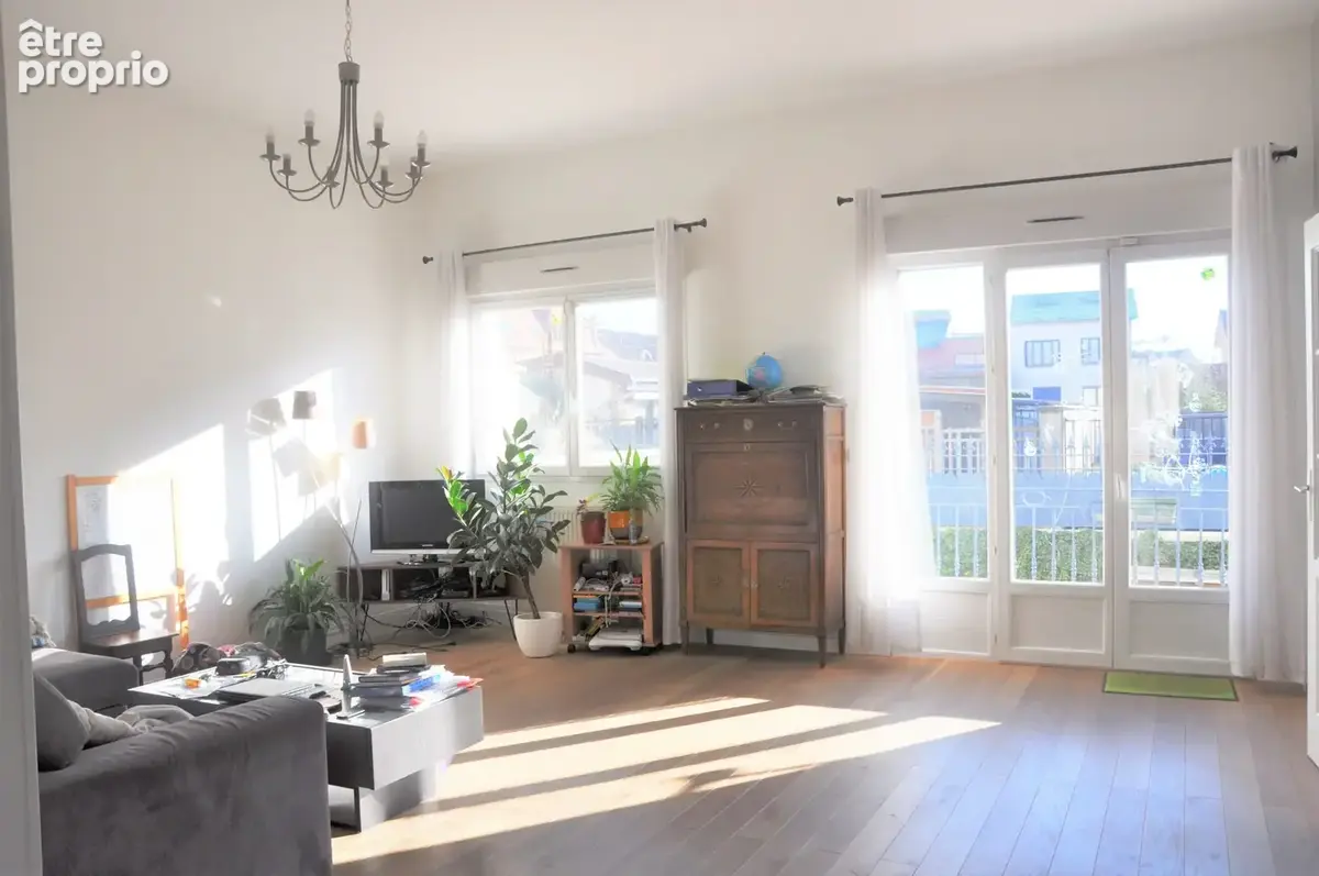 Appartement 154 m² à Neuilly-Plaisance  - photo 2