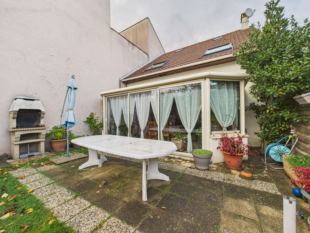 Maison à SARTROUVILLE