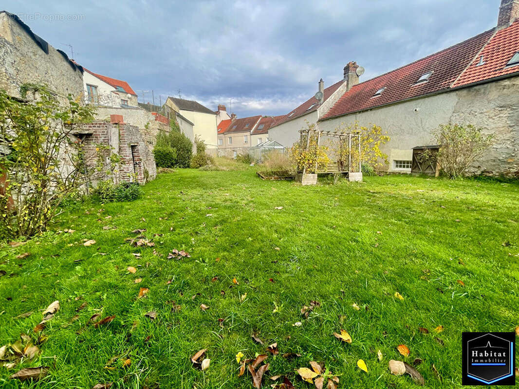 Maison à NANTEUIL-LE-HAUDOUIN