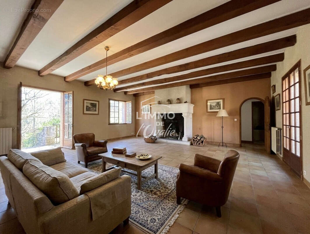 Maison à SAULIAC-SUR-CELE