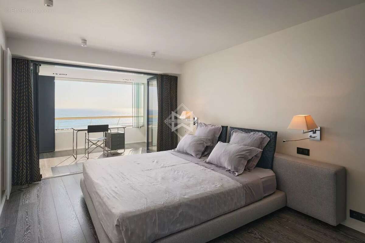 Appartement à VILLENEUVE-LOUBET