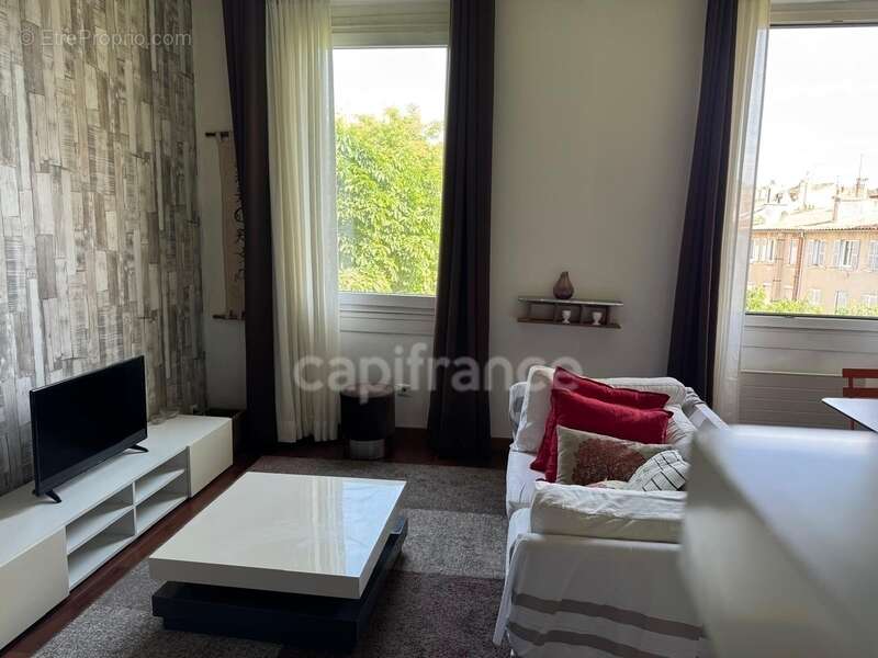 Appartement à MARSEILLE-6E