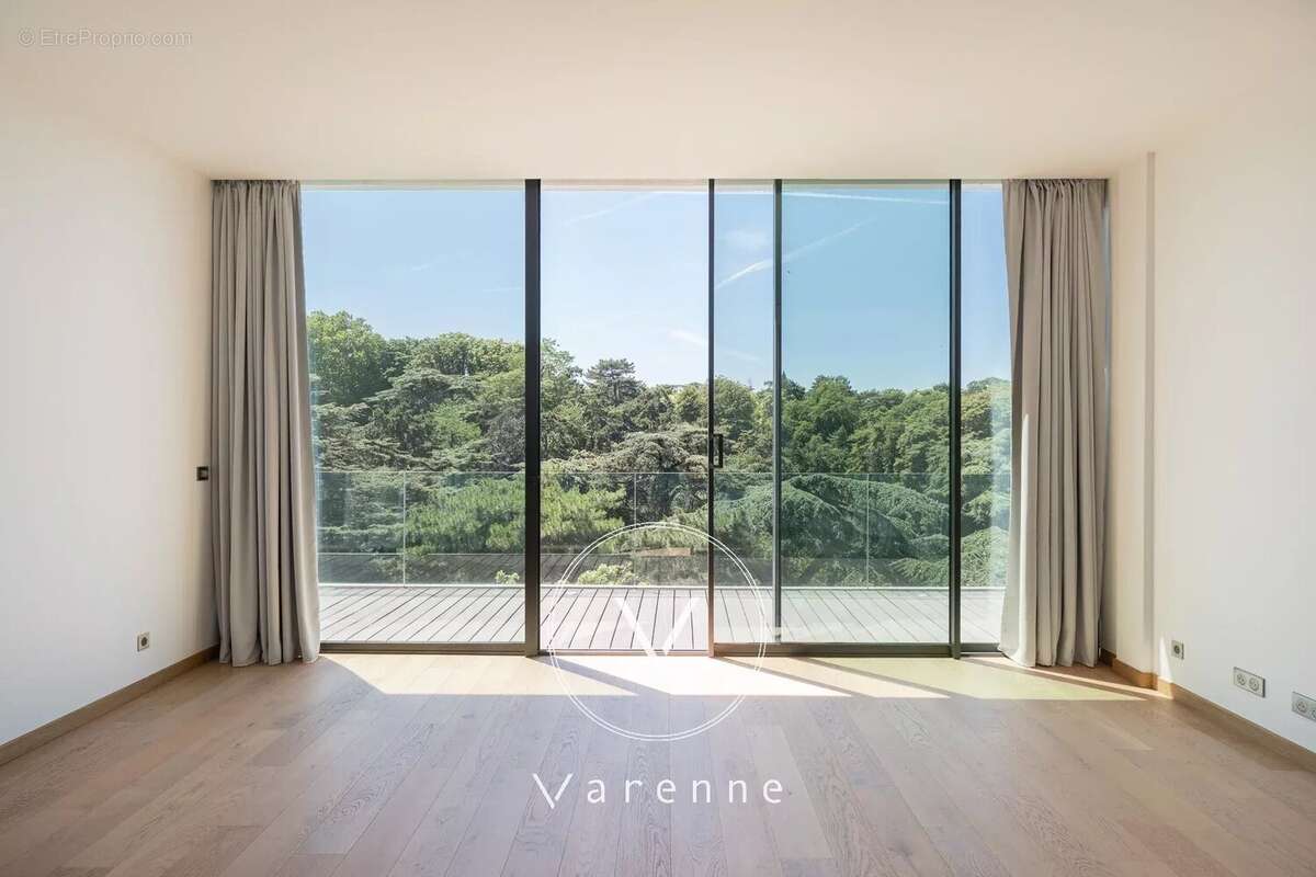 Paris 14e - Parc Montsouris - Duplex d'exception rénové à vendre -  5 pièces - 3 chambres - Terrasses - 250 m² - photo 4