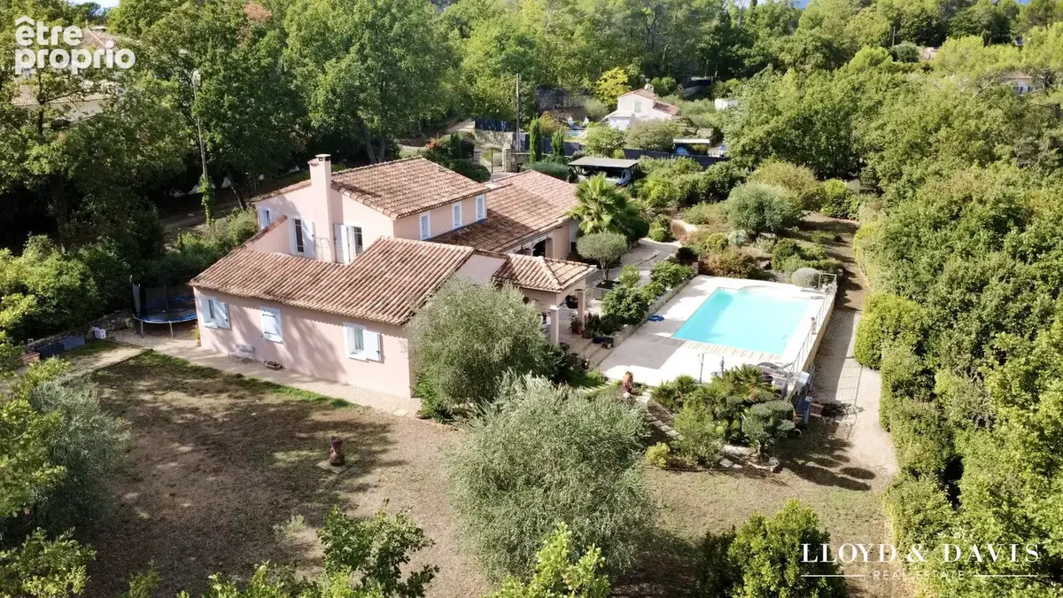 Maison 5 pièces 204 m² à vendre à Fayence (83440) - photo 2
