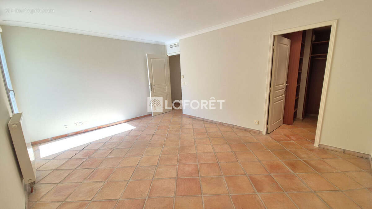 Appartement à VALBONNE