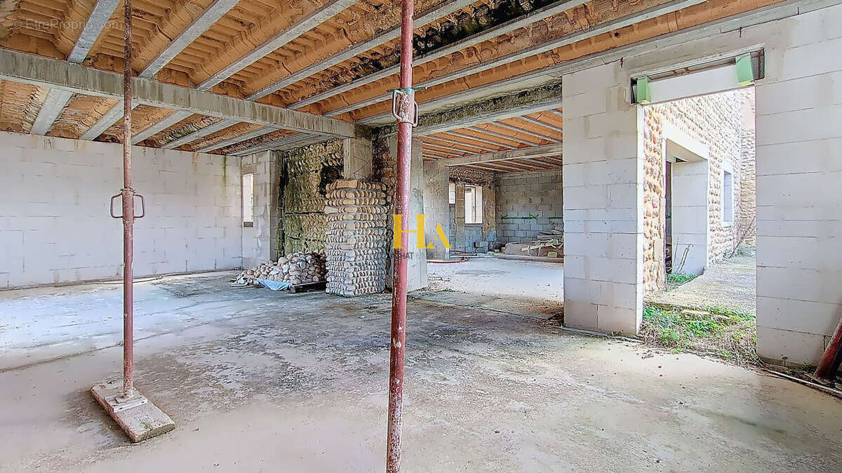 Maison à CHATEAUNEUF-SUR-ISERE