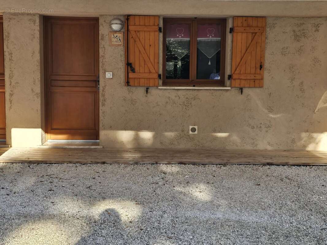 Appartement à CAILLE