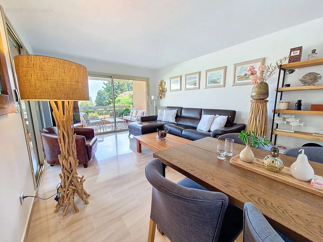 Appartement à LE CANNET