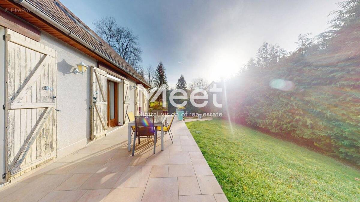 Maison à FLEURY-LA-VALLEE