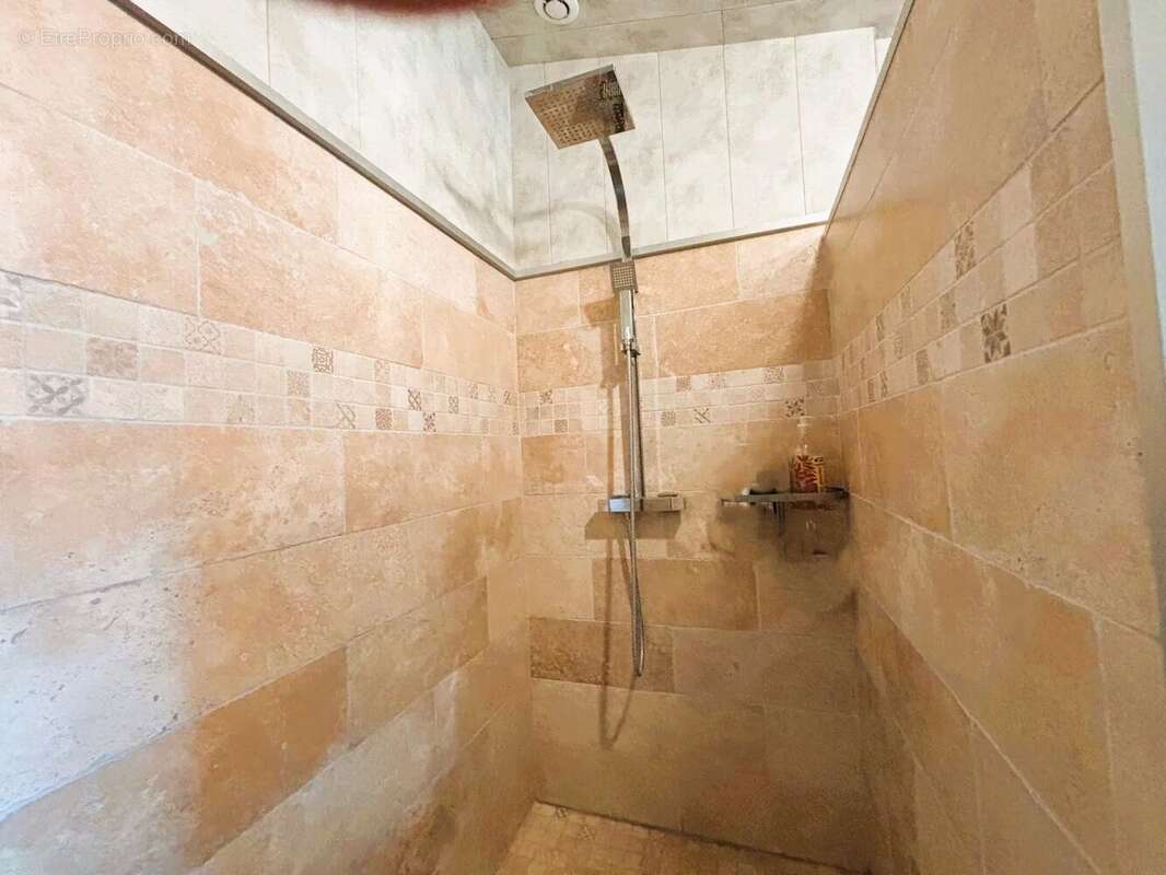 Maison à SAINTE-FOY-DE-LONGAS