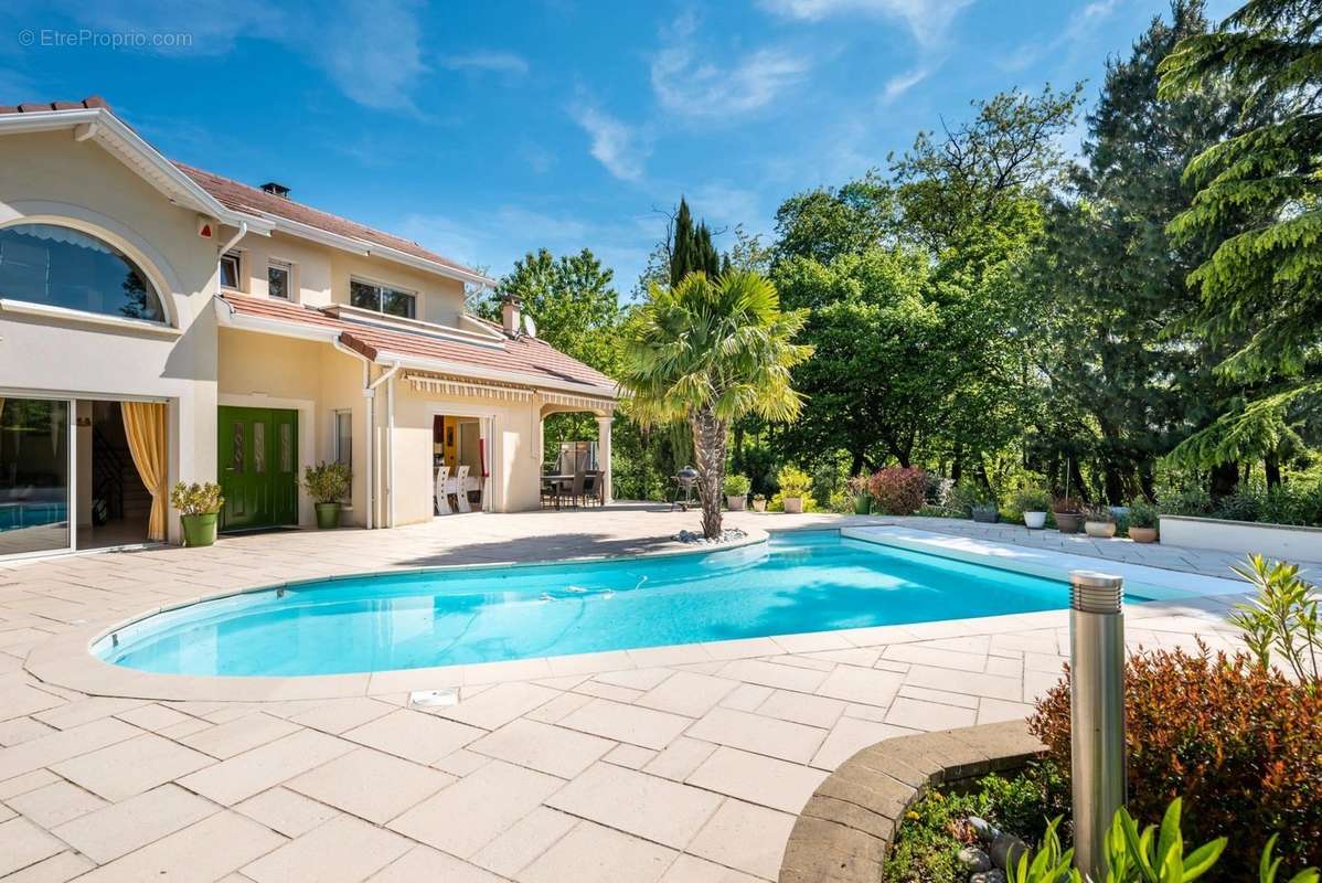 Maison à SAINT-BONNET-DE-MURE