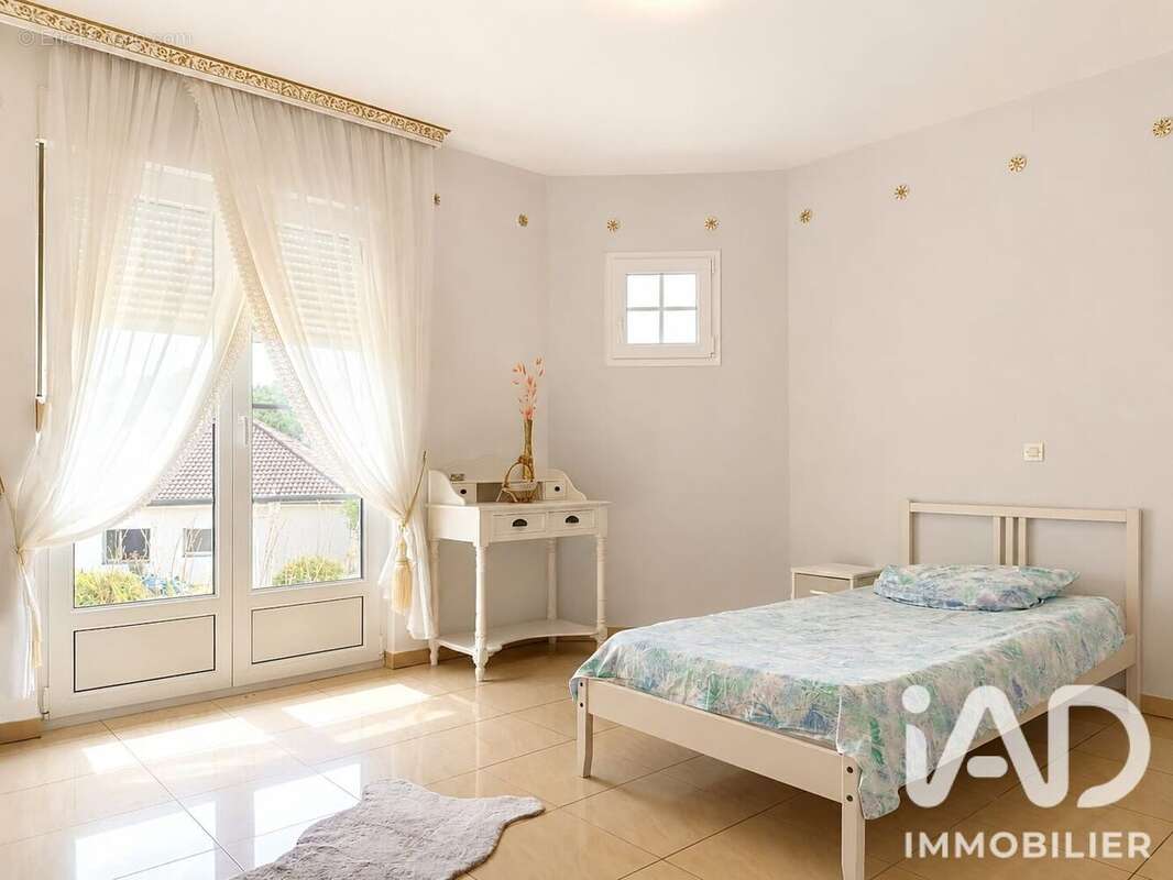 Maison 175 m² à Hombourg-Haut  - photo 9