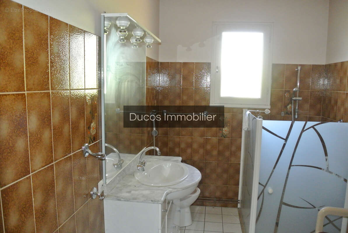 Maison de plain pied 3 chambres et grand garage de 128 m2 - photo 13