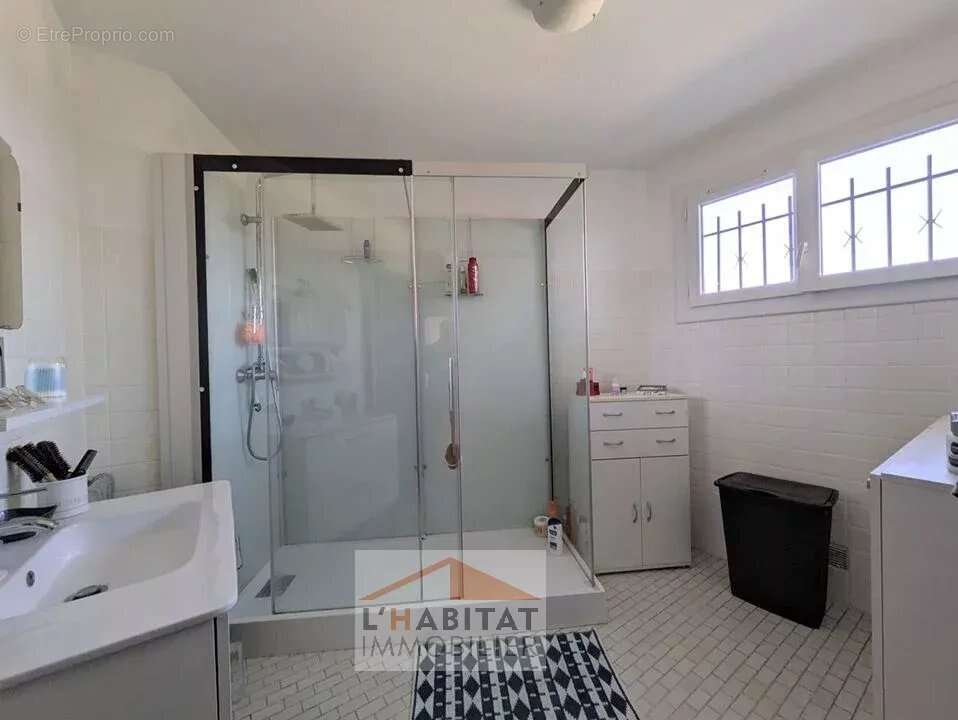 Maison de village - 124m ² - photo 8