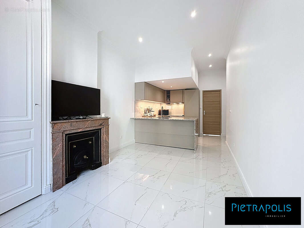 Séjour - Cuisine - Appartement à LYON-8E