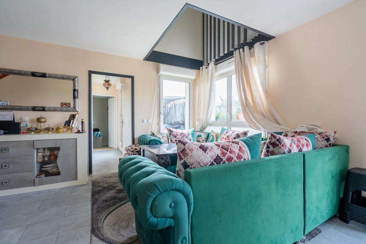 Appartement à STAINS