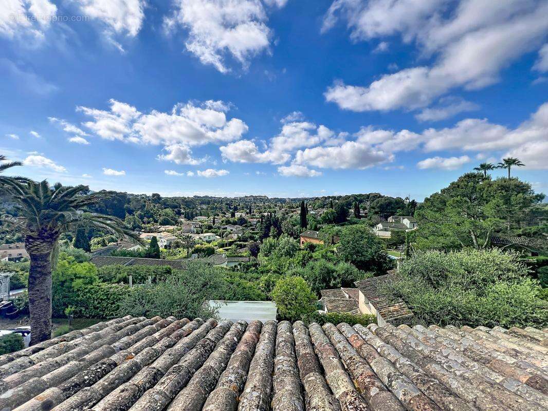 Appartement à MOUGINS