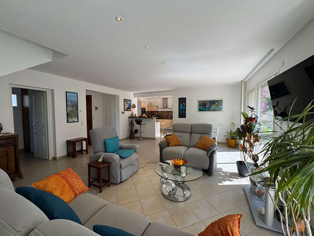 Maison Saint-cyr-sur-mer 153 m2 - photo 6