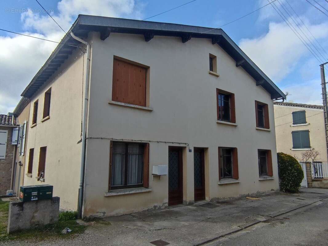 Maison 7 pièces avec grange et terrain de 3800m² - photo 3