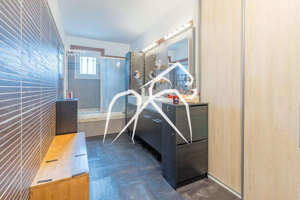 Maison à COURNONSEC