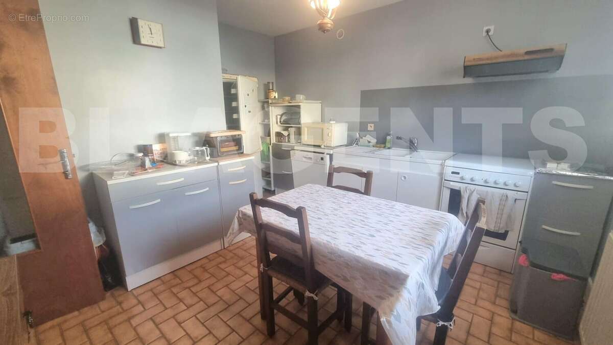 67cf8b56-7509-47a5-9f8d-4162ecdffc5d - Maison à CHARLEVILLE-MEZIERES