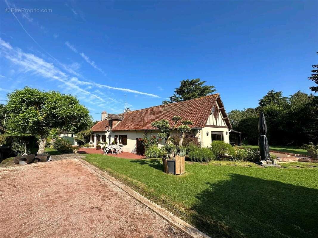 Maison à CHATEAUNEUF-EN-THYMERAIS