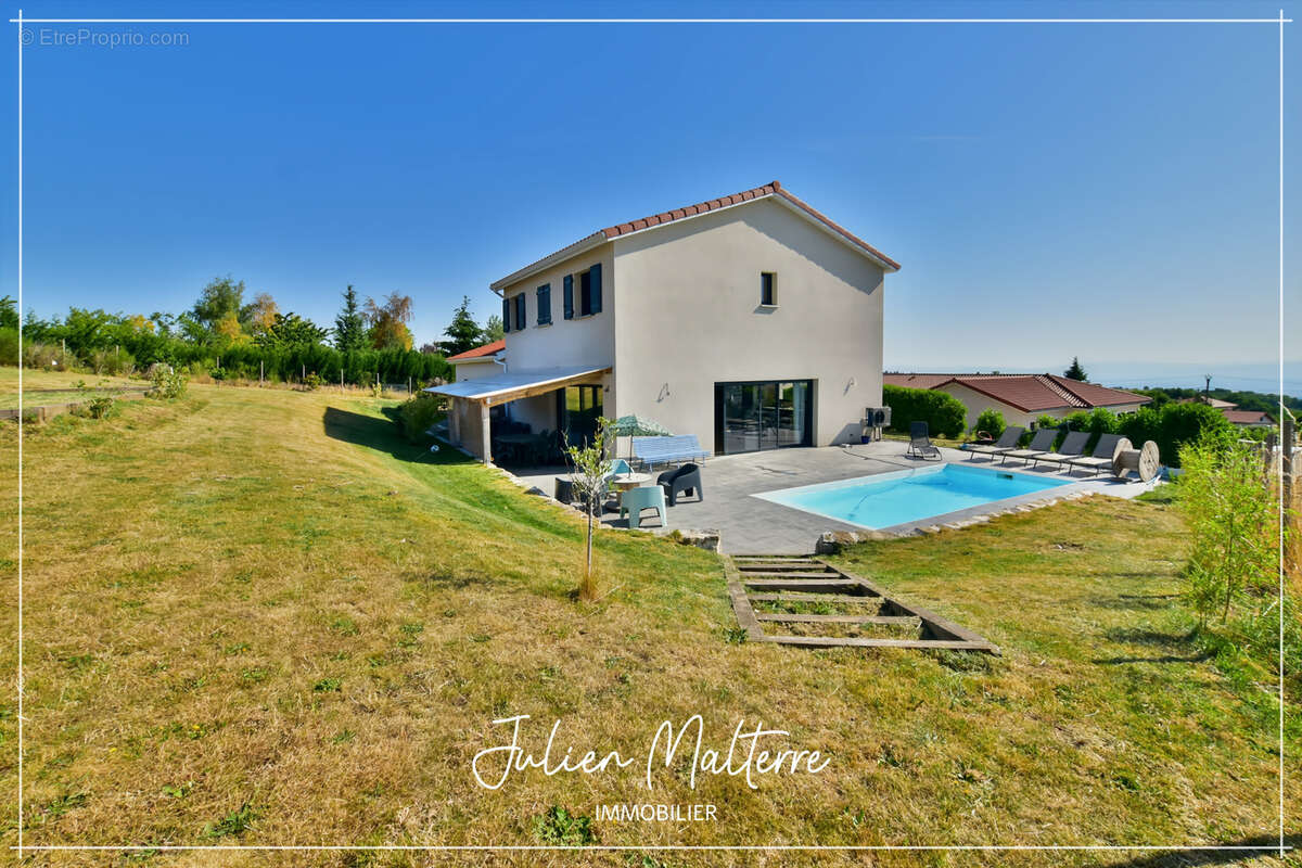 Maison récente de 170 m² sur 2100 m² de terrain préservés, 7 pièces, 5 chambres dont dressing, garage de 85 m² à MAROLS (42) - photo 43