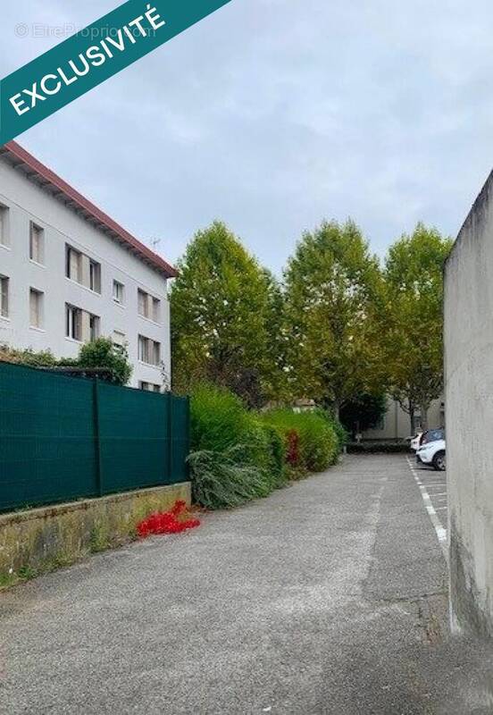 Photo 1 - Parking à ANNECY