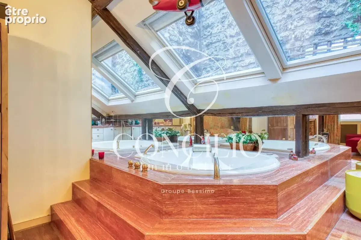 Paris 18e – Maison de caractère avec extérieur – 191,80 m² Carrez - photo 15