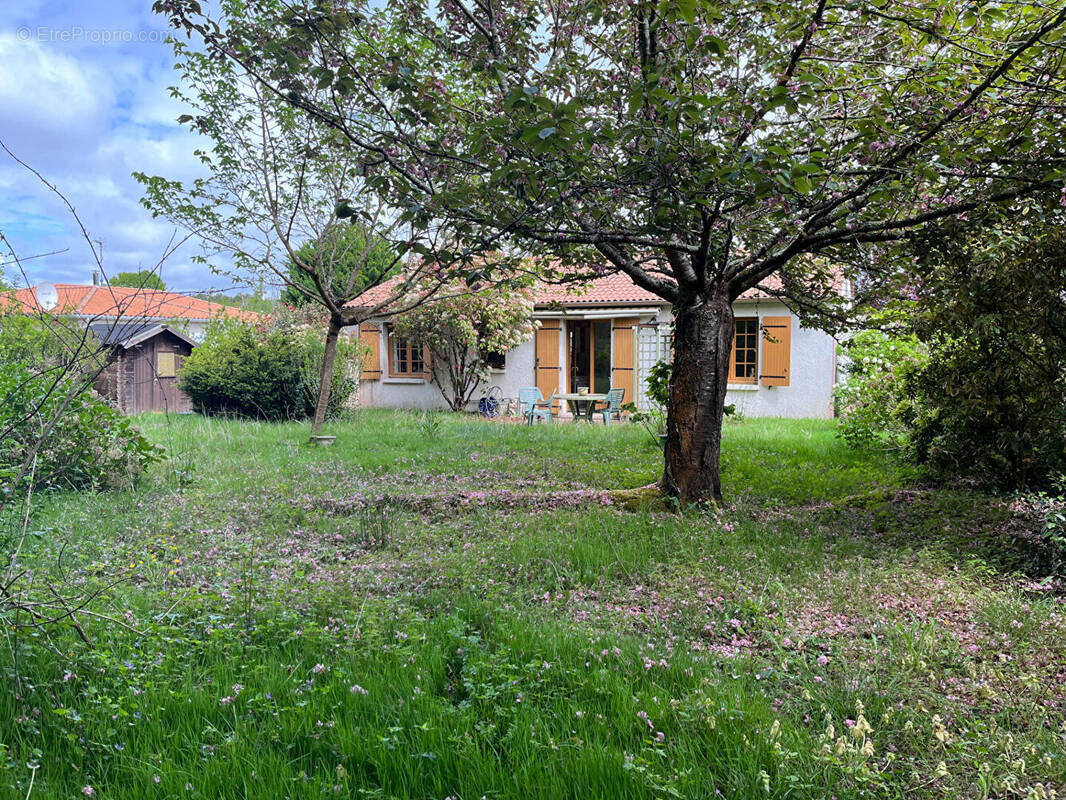Maison à VAUX-SUR-MER