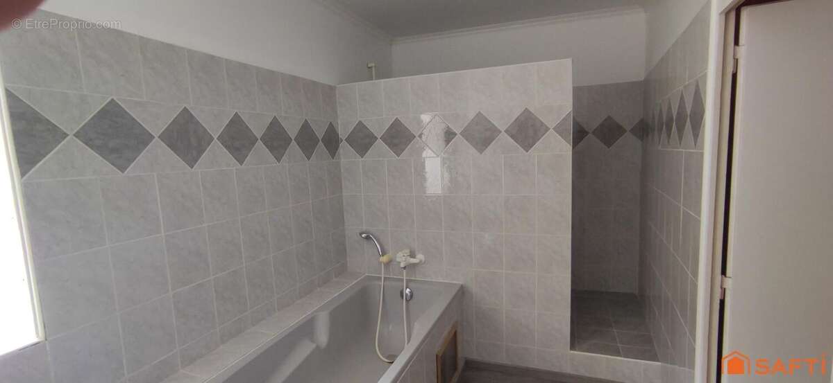 Photo 9 - Maison à SAINT-JULIEN-DE-L&#039;ESCAP