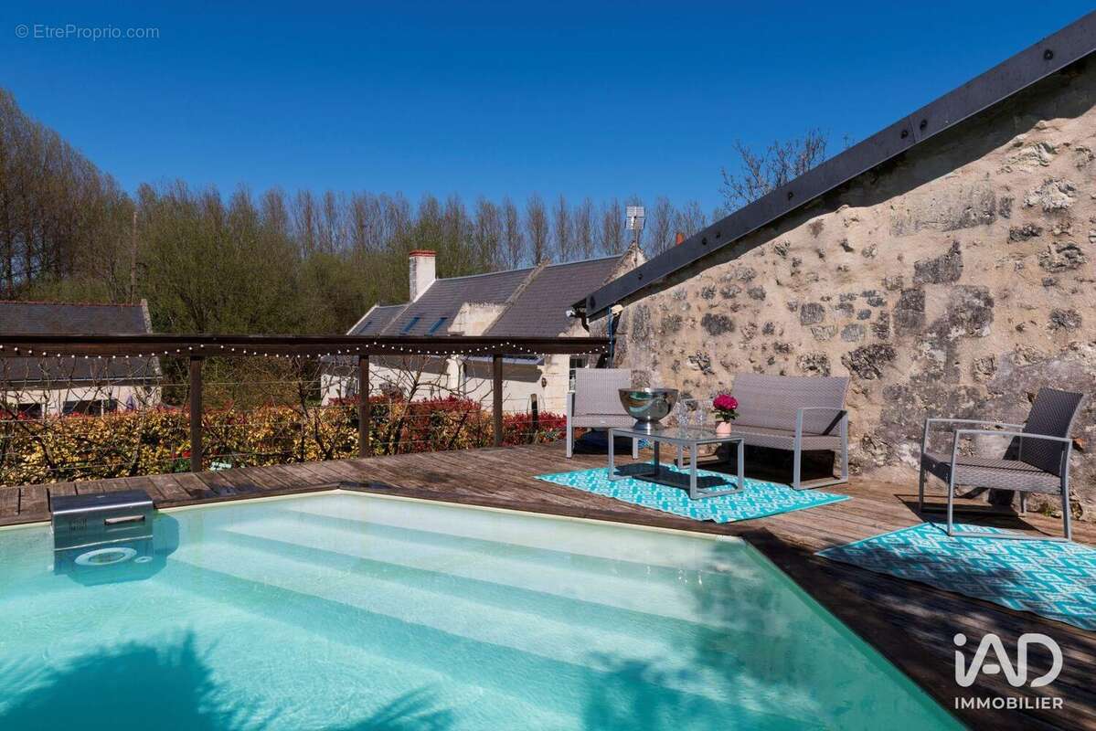 Photo 2 - Commerce à RIGNY-USSE