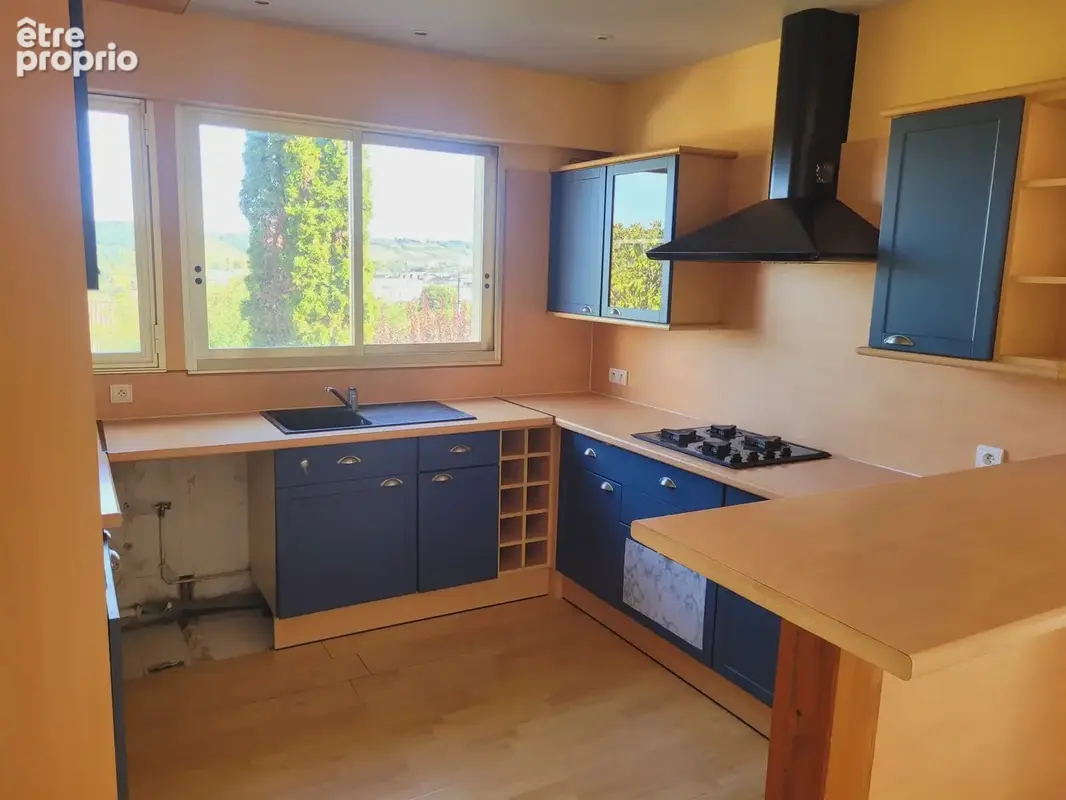 En vente à Louviers maison d'architecte F6 de 210 m² avec une cuisine aménagée