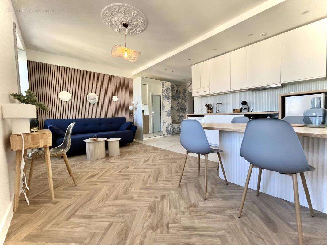 Versailles – Quartier Saint-Louis – Appartement 2 pièces renové - photo 2