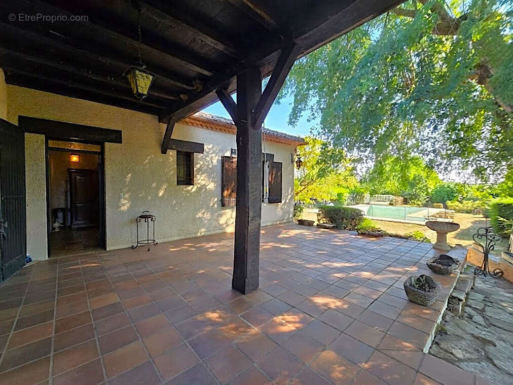 Maison à MONTAYRAL