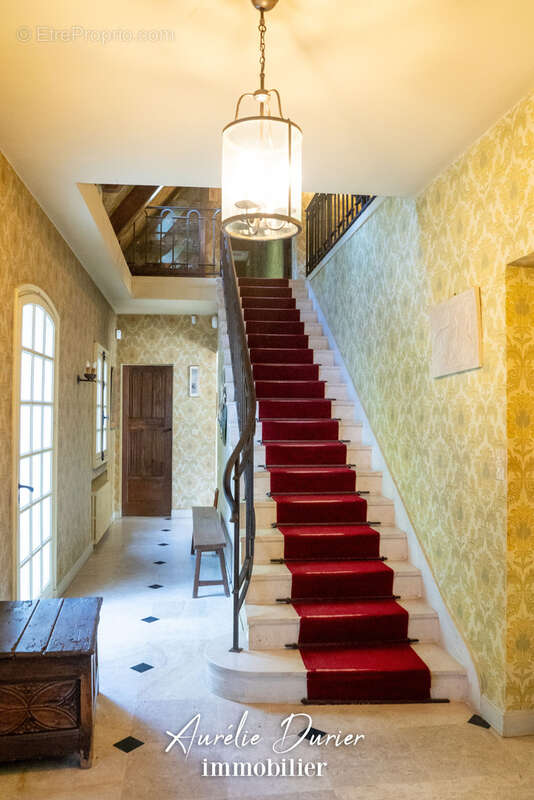 Maison à SAINT-CYR-SUR-LOIRE