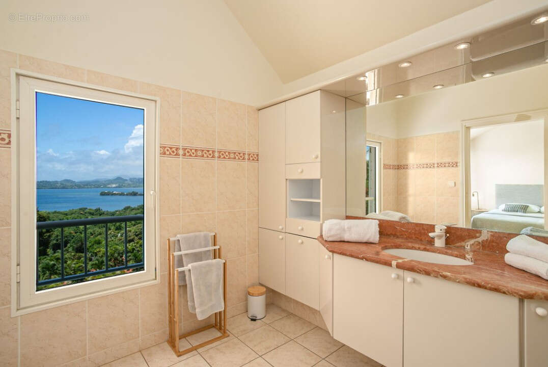 Villa de Prestige Piscine et Vue sur mer à 180o sur la Baie du Robert - photo 19