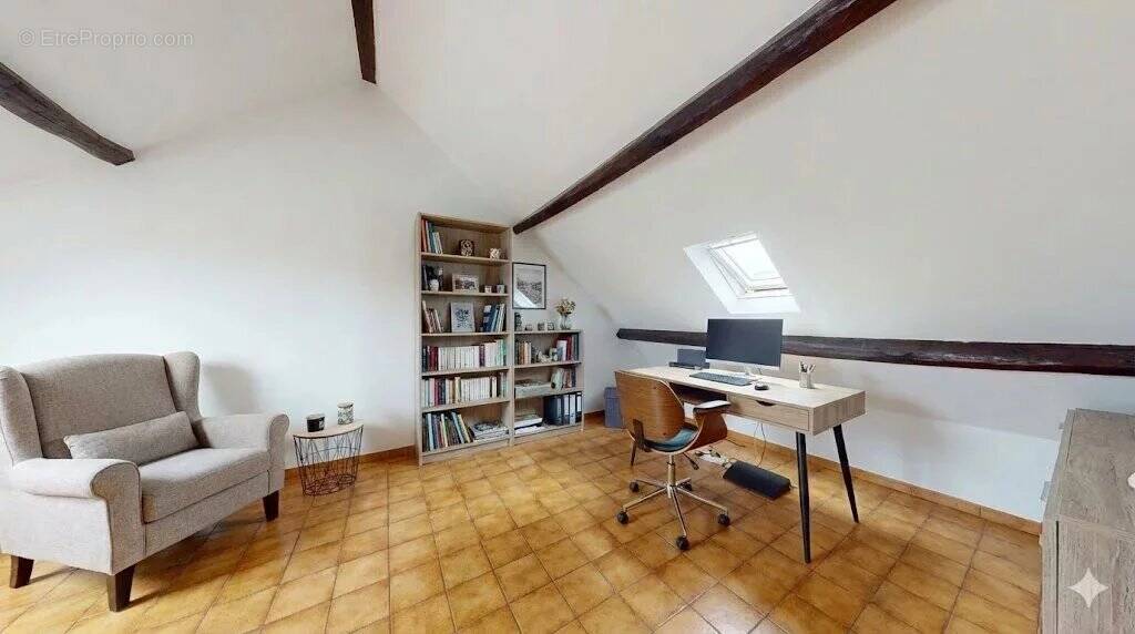 Appartement à DAMPIERRE-EN-YVELINES